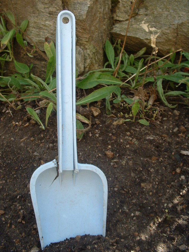 a-little-spade-1-1489765-639x852